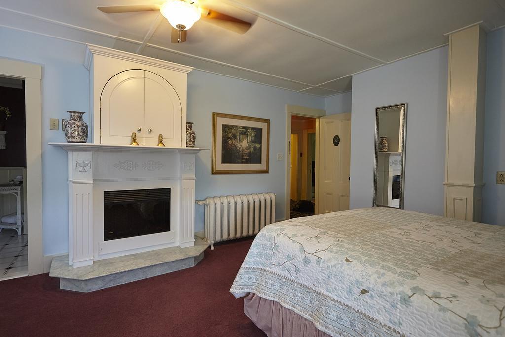 Victoria'S Historic Inn Wolfville Ngoại thất bức ảnh