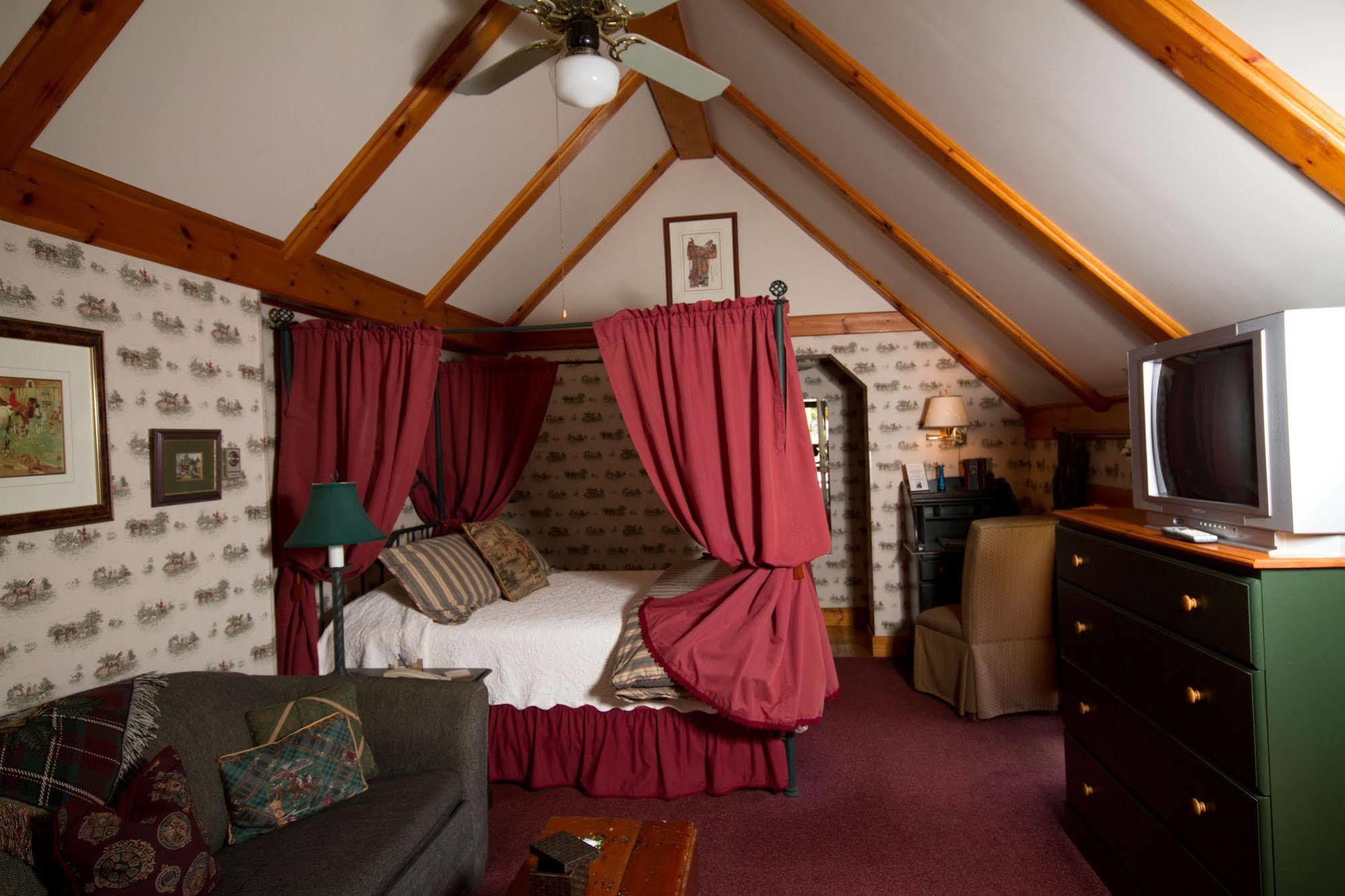 Victoria'S Historic Inn Wolfville Ngoại thất bức ảnh