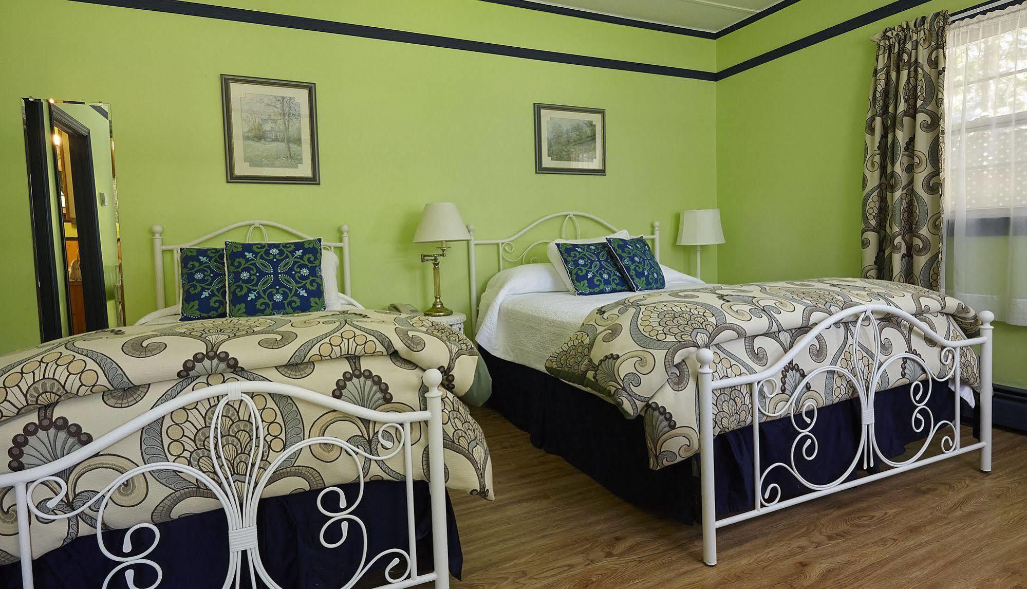 Victoria'S Historic Inn Wolfville Ngoại thất bức ảnh